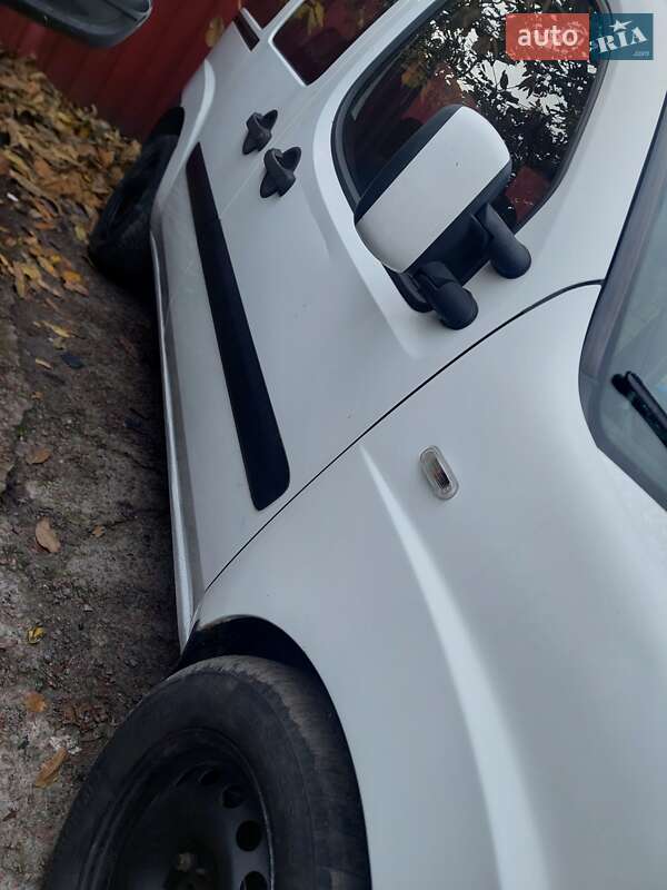 Минивэн Fiat Doblo 2009 в Киеве