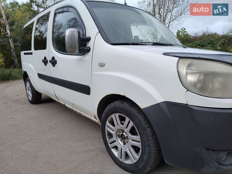 Минивэн Fiat Doblo 2007 в Киеве