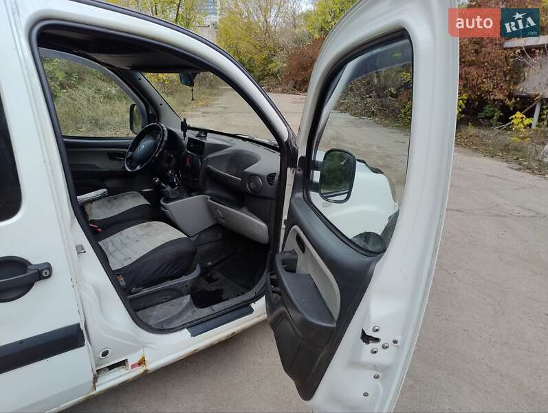 Минивэн Fiat Doblo 2007 в Киеве
