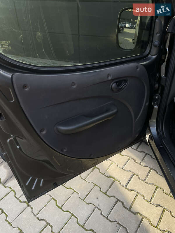 Мінівен Fiat Doblo 2011 в Одесі фото 8 Мінівен Fiat Doblo 2011 в Одесі