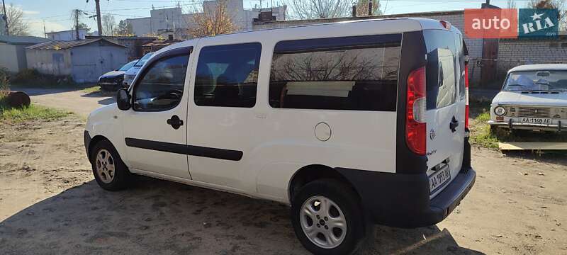 Минивэн Fiat Doblo 2008 в Киеве