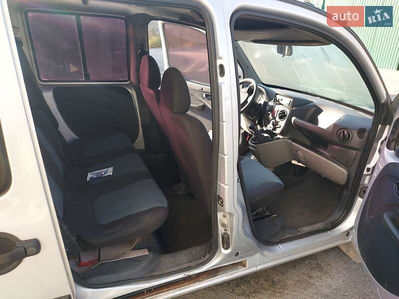 Минивэн Fiat Doblo 2013 в Киеве