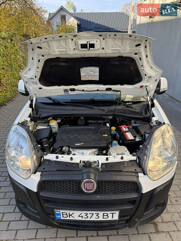 Вантажний фургон Fiat Doblo 2012 в Рівному