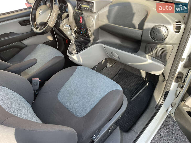 Мінівен Fiat Doblo 2009 в Острозі фото 46 Мінівен Fiat Doblo 2009 в Острозі