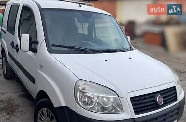 Минивэн Fiat Doblo 2008 в Киеве