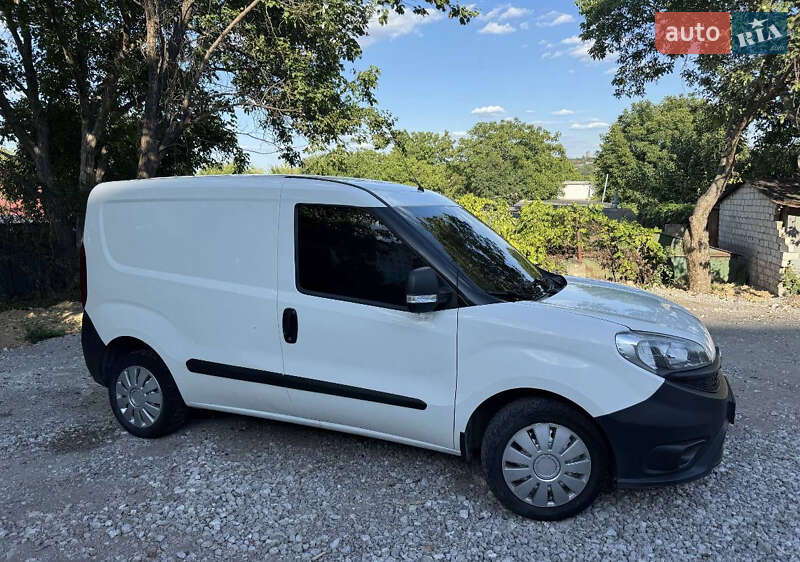 Вантажний фургон Fiat Doblo 2016 в Дніпрі
