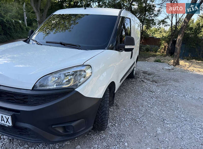 Вантажний фургон Fiat Doblo 2016 в Дніпрі