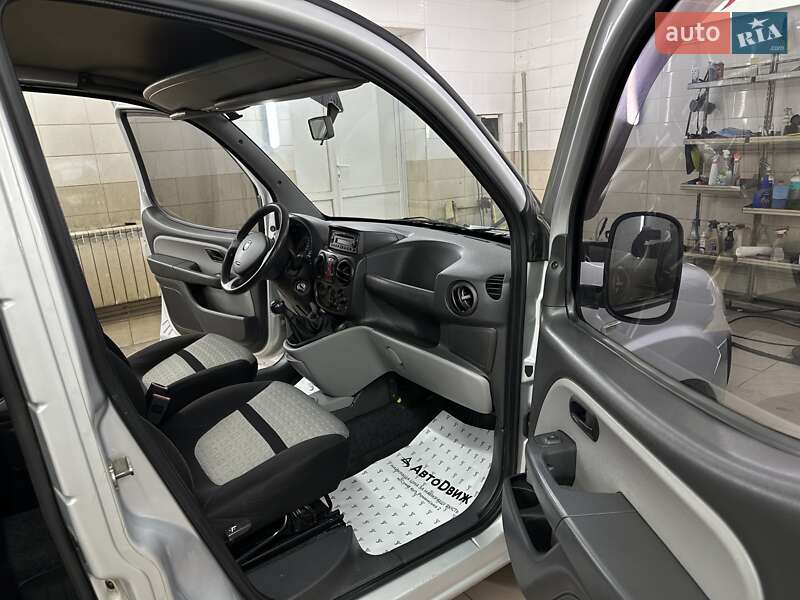 Минивэн Fiat Doblo 2008 в Сумах