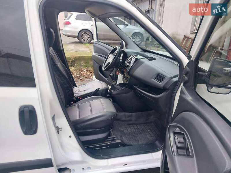 Минивэн Fiat Doblo 2010 в Николаеве