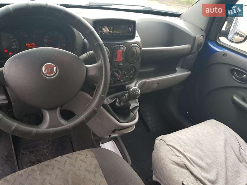 Вантажний фургон Fiat Doblo 2009 в Дніпрі