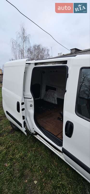Вантажний фургон Fiat Doblo 2012 в Бобровиці