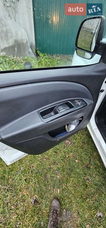 Вантажний фургон Fiat Doblo 2012 в Бобровиці