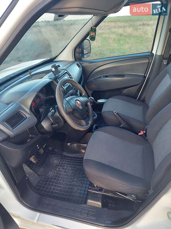 Грузовой фургон Fiat Doblo 2013 в Черновцах