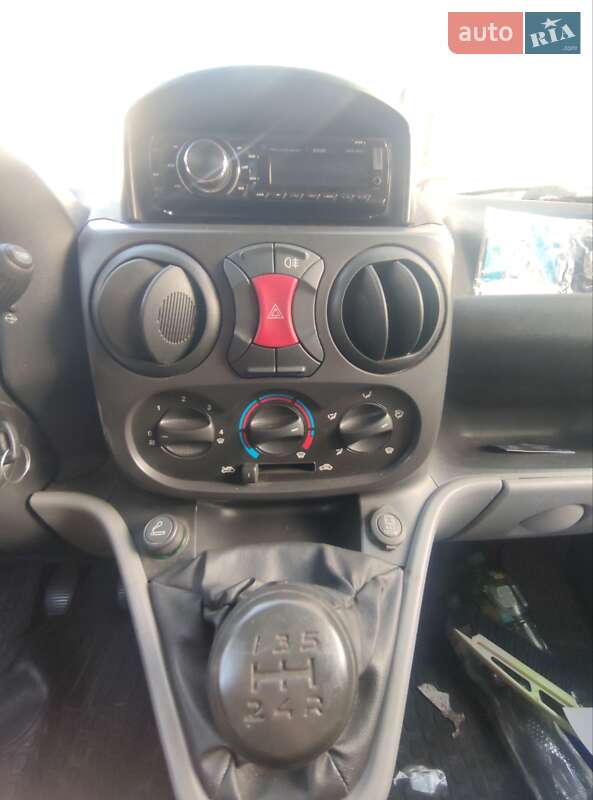 Грузовой фургон Fiat Doblo 2012 в Петропавловской Борщаговке