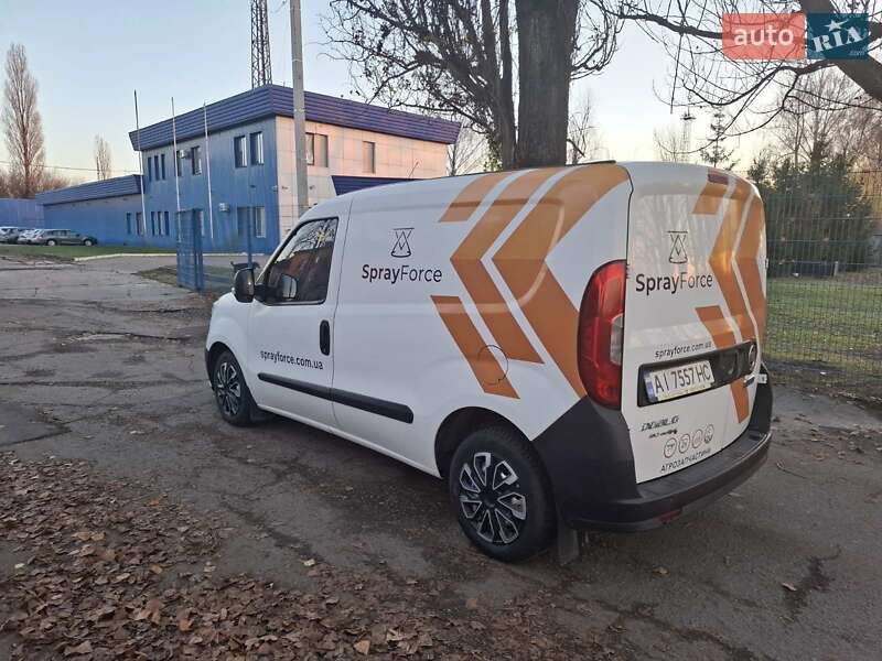 Вантажний фургон Fiat Doblo 2017 в Києві