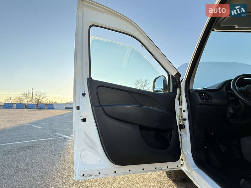 Мікроавтобус вантажний (до 3,5т) Fiat Doblo 2017 в Києві