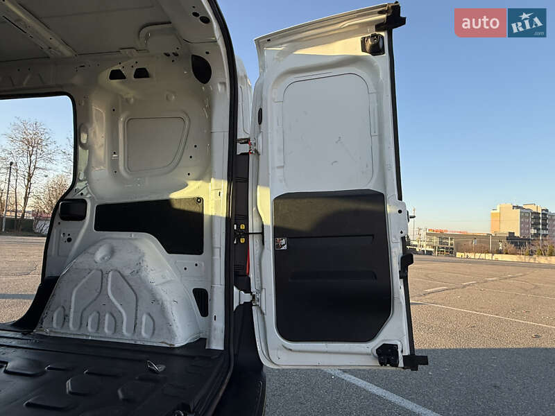 Мікроавтобус вантажний (до 3,5т) Fiat Doblo 2017 в Києві