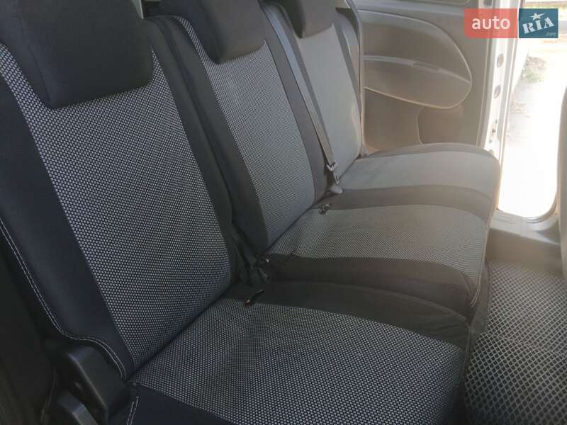 Мінівен Fiat Doblo 2011 в Новій Одесі