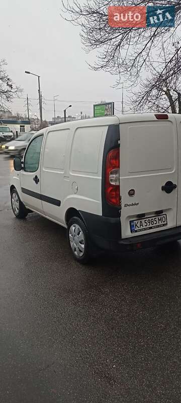 Вантажний фургон Fiat Doblo 2011 в Києві
