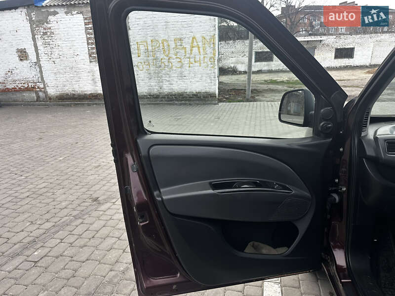 Минивэн Fiat Doblo 2011 в Полтаве