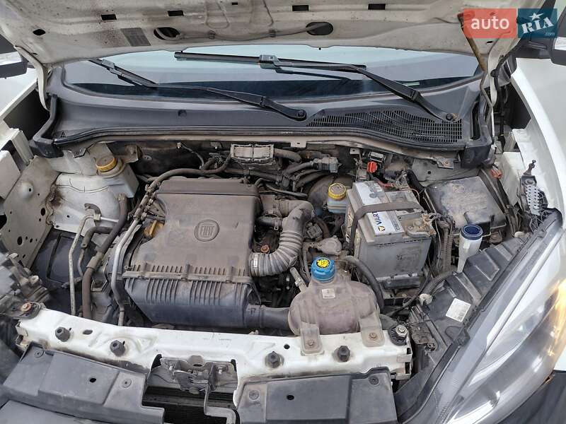 Вантажний фургон Fiat Doblo 2016 в Дніпрі