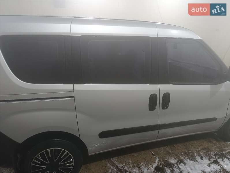 Минивэн Fiat Doblo 2011 в Зачепиловке