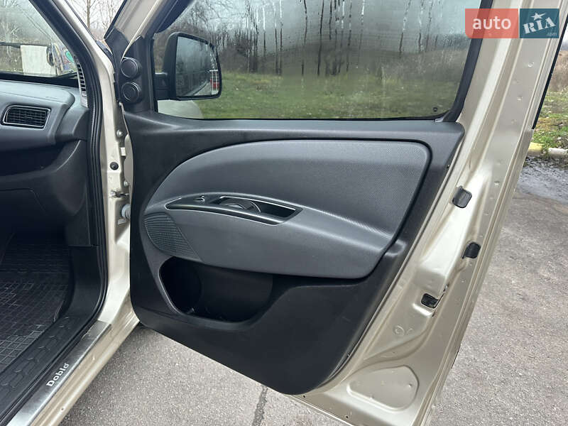 Мінівен Fiat Doblo 2011 в Полтаві