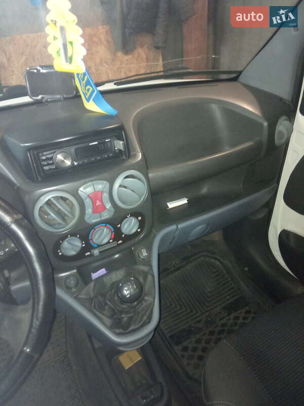 Мінівен Fiat Doblo 2005 в Ромнах фото 7 Мінівен Fiat Doblo 2005 в Ромнах
