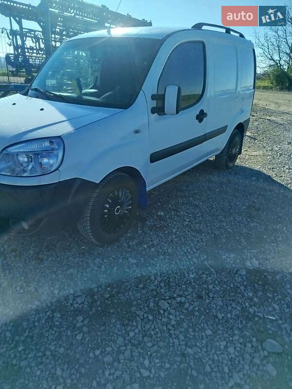 Грузовой фургон Fiat Doblo 2006 в Гоще фото 4 Грузовой фургон Fiat Doblo 2006 в Гоще
