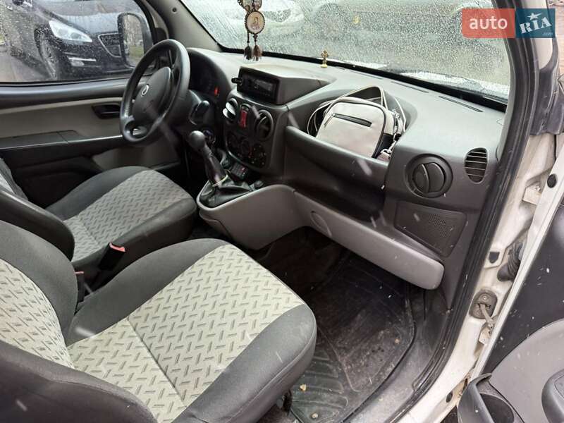 Минивэн Fiat Doblo 2006 в Ладыжине фото 10 Минивэн Fiat Doblo 2006 в Ладыжине