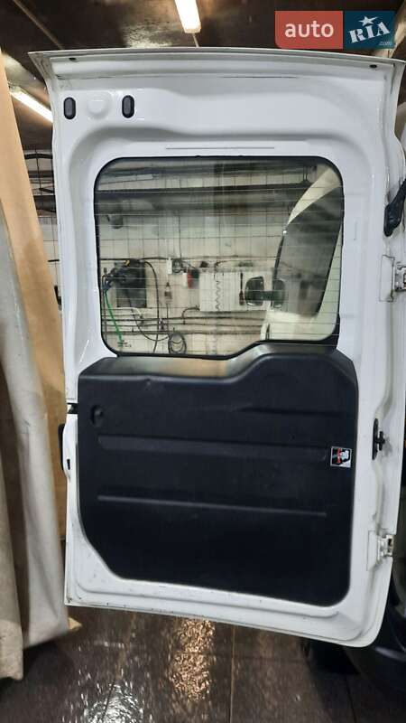 Минивэн Fiat Doblo 2016 в Киеве