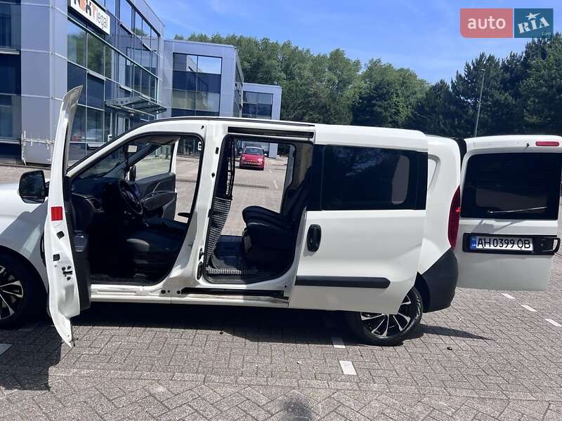 Минивэн Fiat Doblo 2015 в Львове