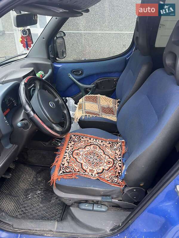 Минивэн Fiat Doblo 2001 в Косове