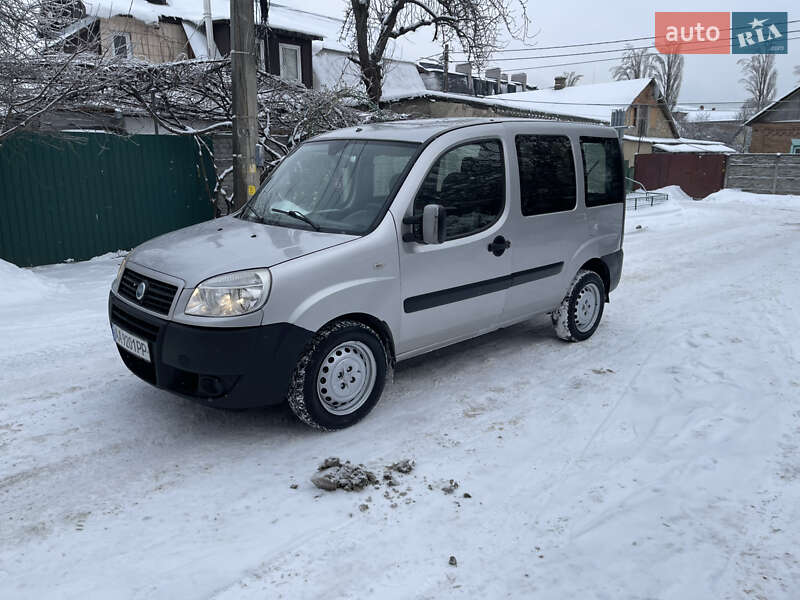 Минивэн Fiat Doblo 2006 в Киеве