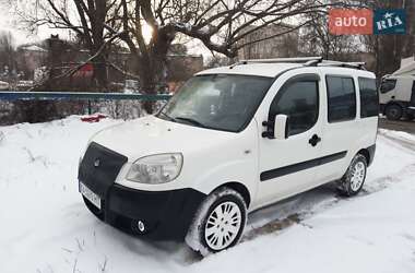 Минивэн Fiat Doblo 2008 в Киеве
