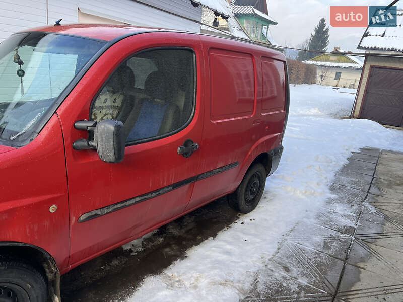 Минивэн Fiat Doblo 2004 в Косове
