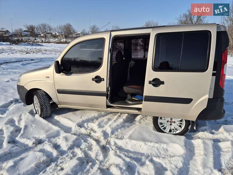 Минивэн Fiat Doblo 2012 в Ямполе