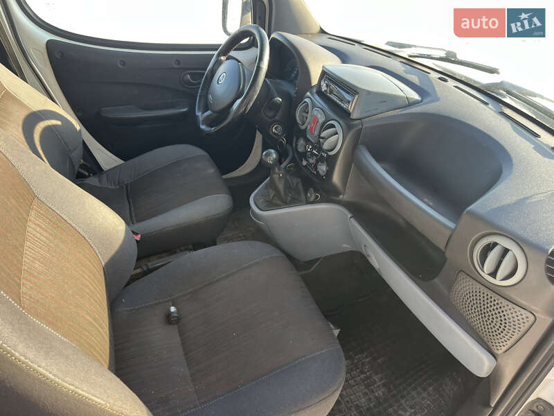 Минивэн Fiat Doblo 2005 в Демидовке