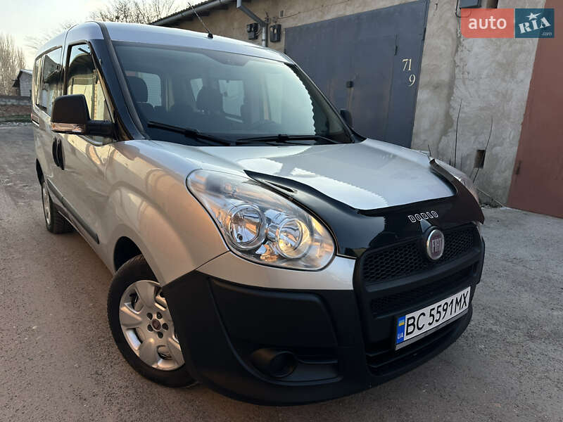 Минивэн Fiat Doblo 2011 в Николаеве