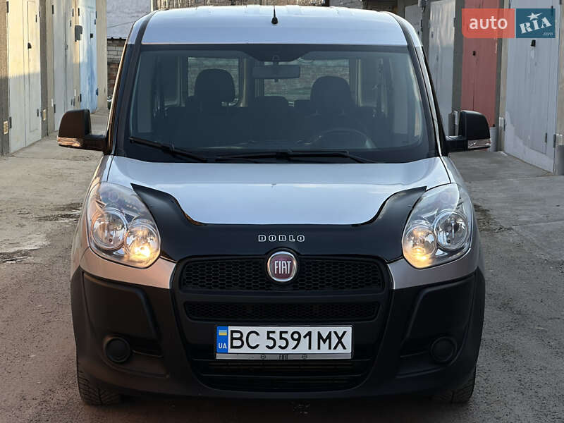 Минивэн Fiat Doblo 2011 в Николаеве