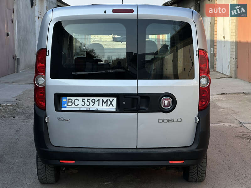 Минивэн Fiat Doblo 2011 в Николаеве