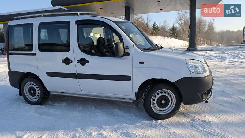 Минивэн Fiat Doblo 2007 в Косове фото 3 Минивэн Fiat Doblo 2007 в Косове