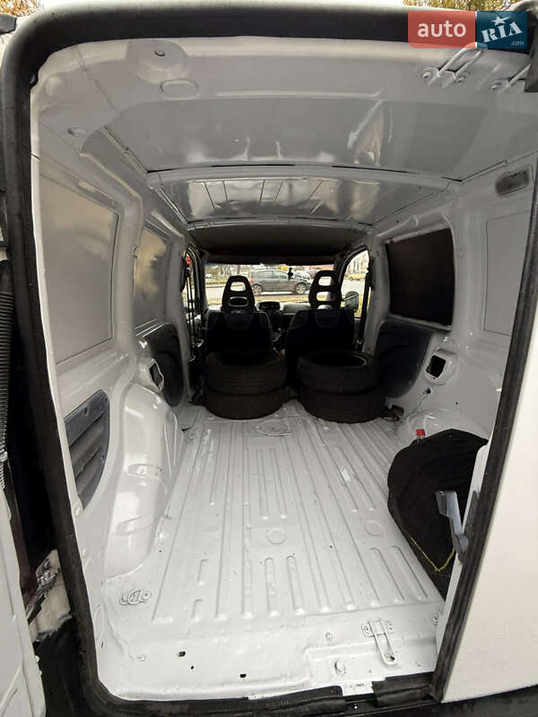 Грузовой фургон Fiat Doblo 2002 в Киеве фото 4 Грузовой фургон Fiat Doblo 2002 в Киеве
