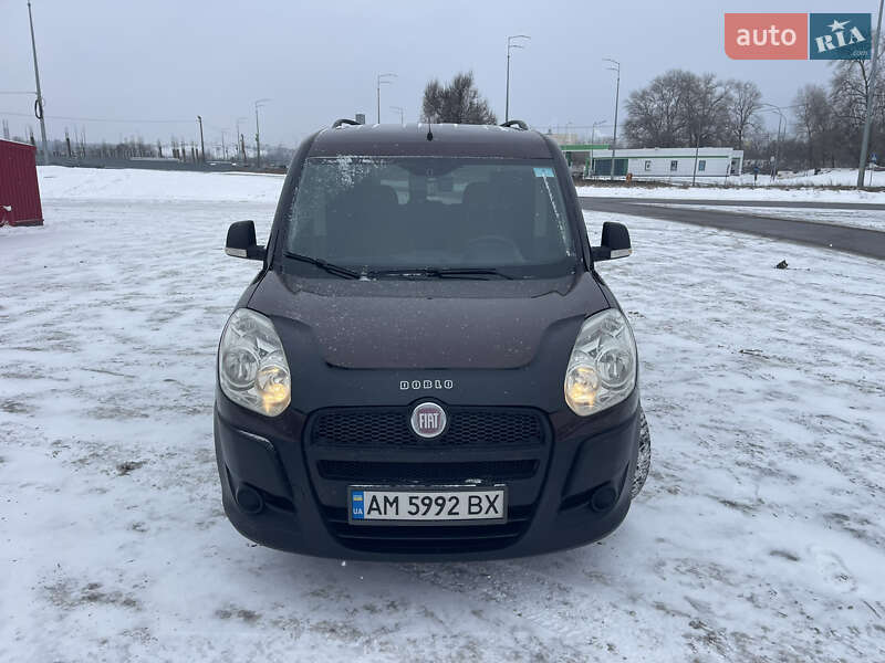 Минивэн Fiat Doblo 2012 в Киеве фото Минивэн Fiat Doblo 2012 в Киеве