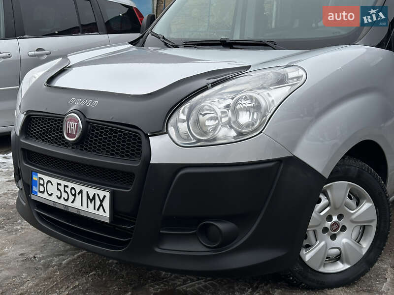 Минивэн Fiat Doblo 2011 в Николаеве