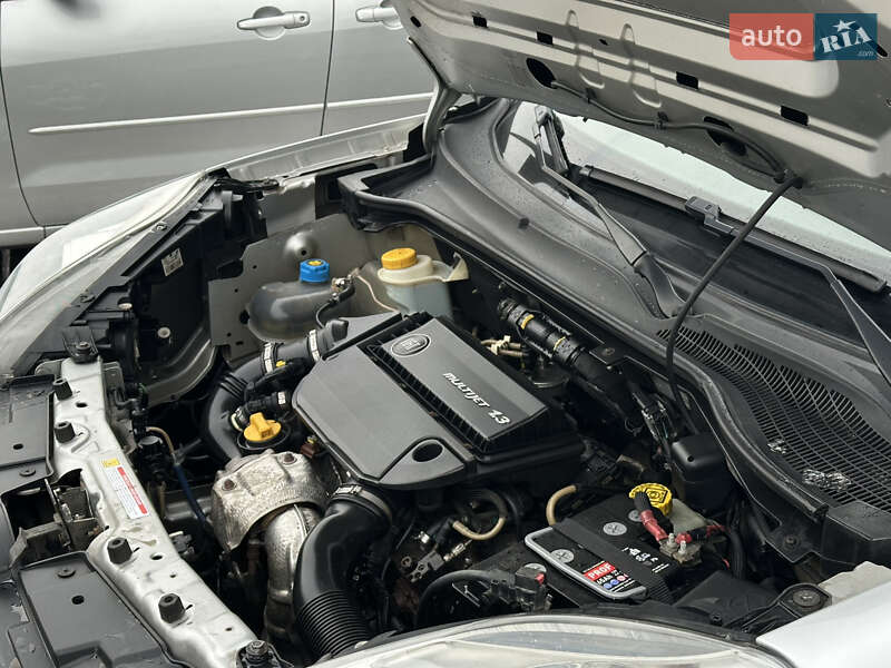 Минивэн Fiat Doblo 2011 в Николаеве