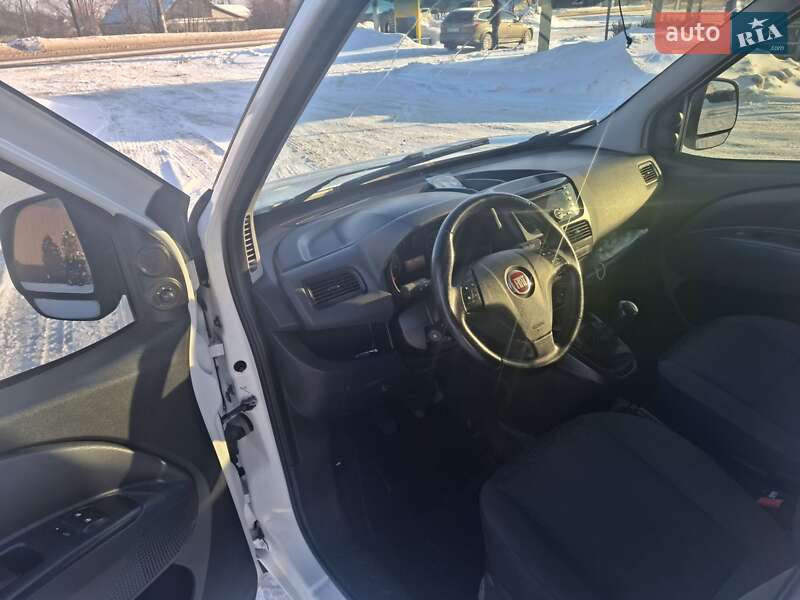 Грузопассажирский фургон Fiat Doblo 2011 в Житомире