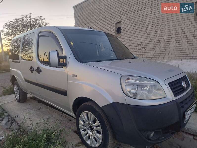 Минивэн Fiat Doblo 2009 в Пятихатках