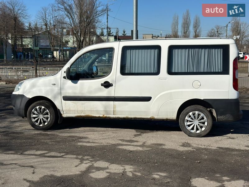 Минивэн Fiat Doblo 2007 в Киеве