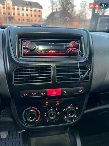 Минивэн Fiat Doblo 2010 в Дрогобыче